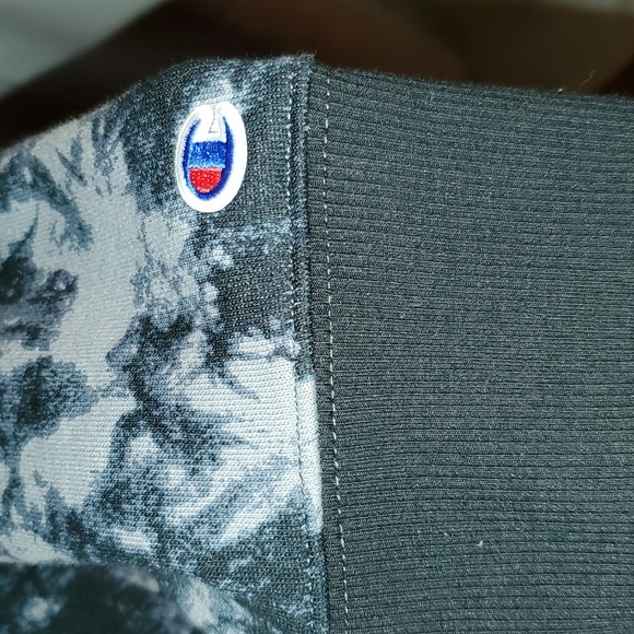 NWT Champion Hoodie - Picture 4 of 5